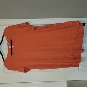 Isaac Mizrahi XL orange tee shirt with slight high-low hem